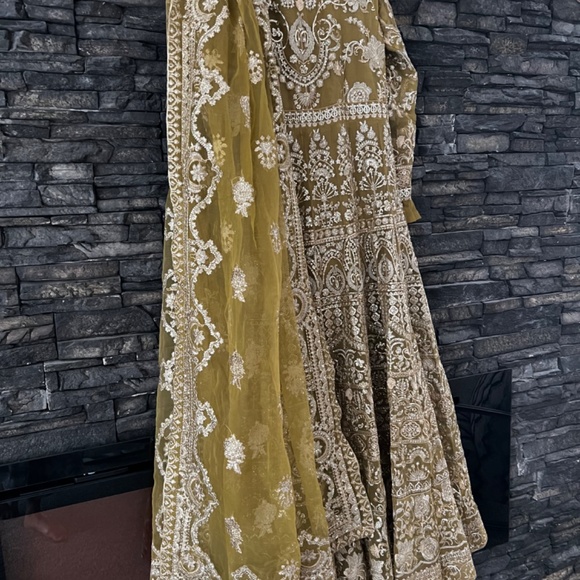 Indian Pakistan Suit/Dress - Picture 7 of 8